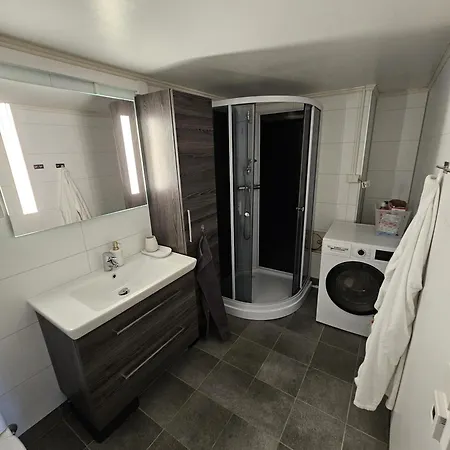 Cozy With Two Bedrooms *
