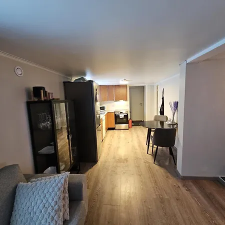 Cozy With Two Bedrooms شقة